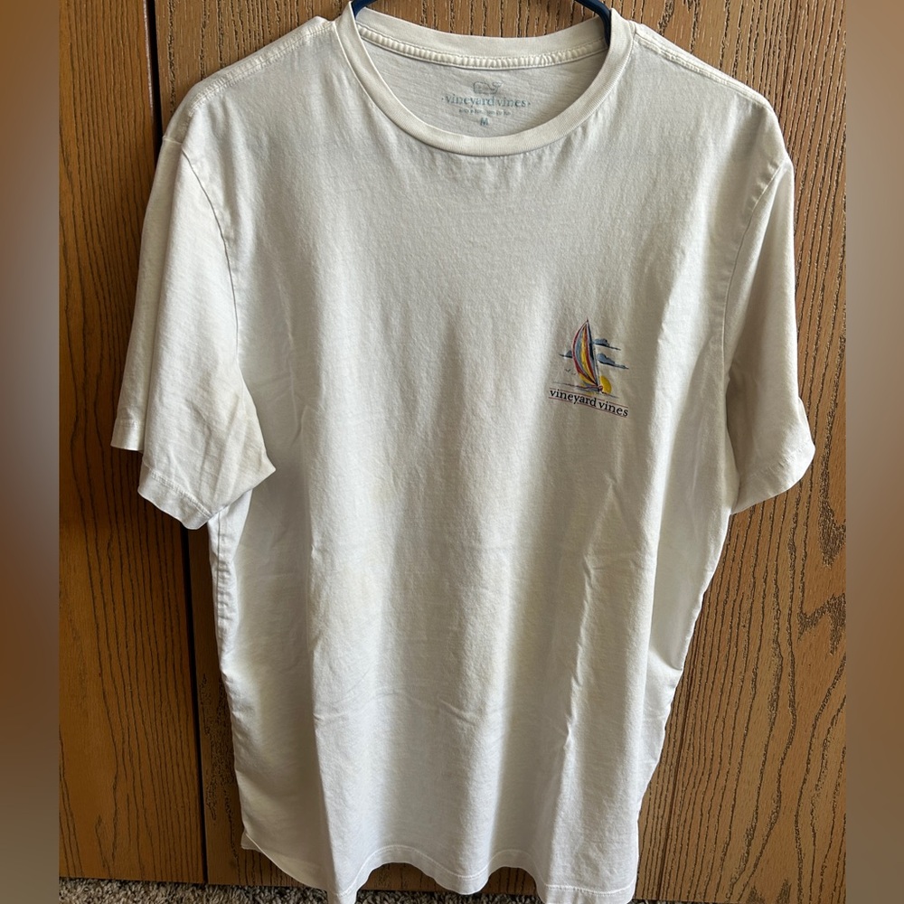 Medium Vineyard Vines t-shirt